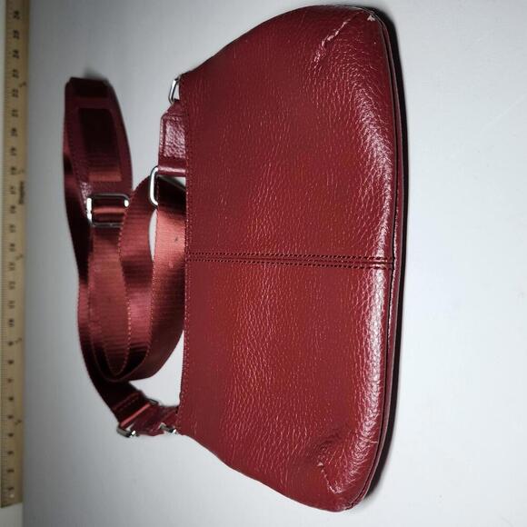 Calvin Klein Women's Red Leather Crossbody Shoulder Bag - Picture 8 of 11